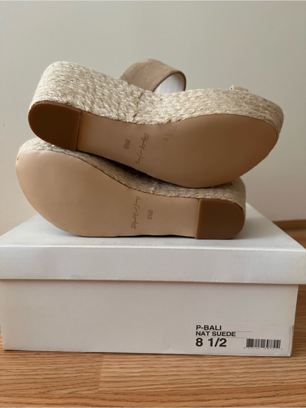 Elizabeth and James Light Tan Suede Slide Sandals -Brand New in box - Picture 2 of 6